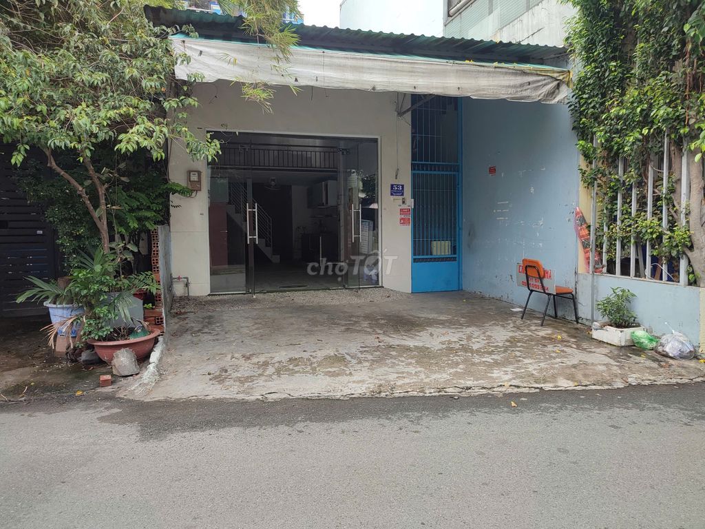 Huỳnh Văn Nghệ Front Real House