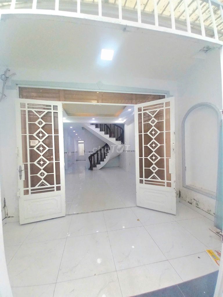 11 million 4 x 15 meters. Three bedrooms. Quang Trung-7.14 Gò Vấp.