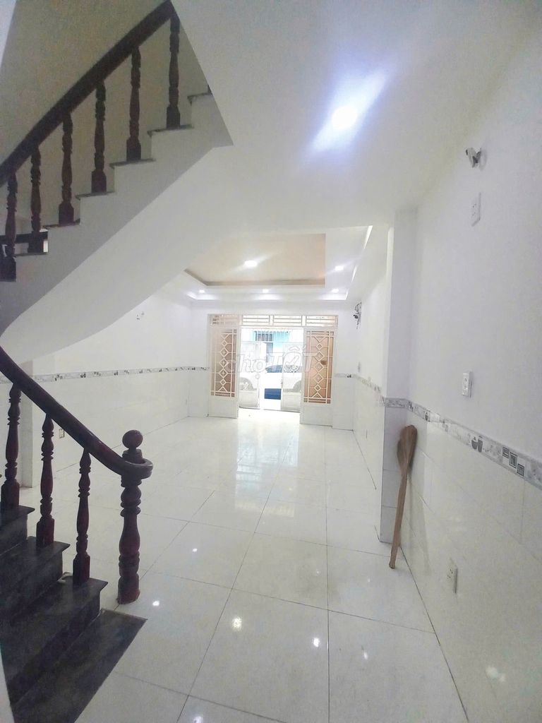 11 million 4 x 15 meters. Three bedrooms. Quang Trung-7.14 Gò Vấp.
