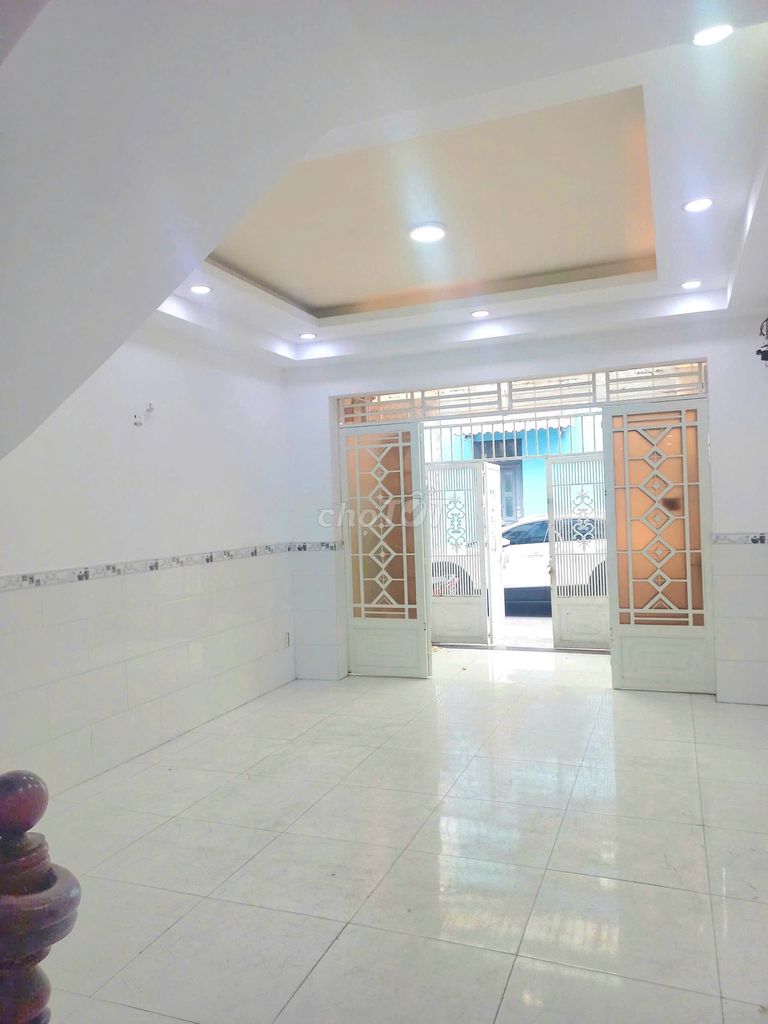 11 million 4 x 15 meters. Three bedrooms. Quang Trung-7.14 Gò Vấp.