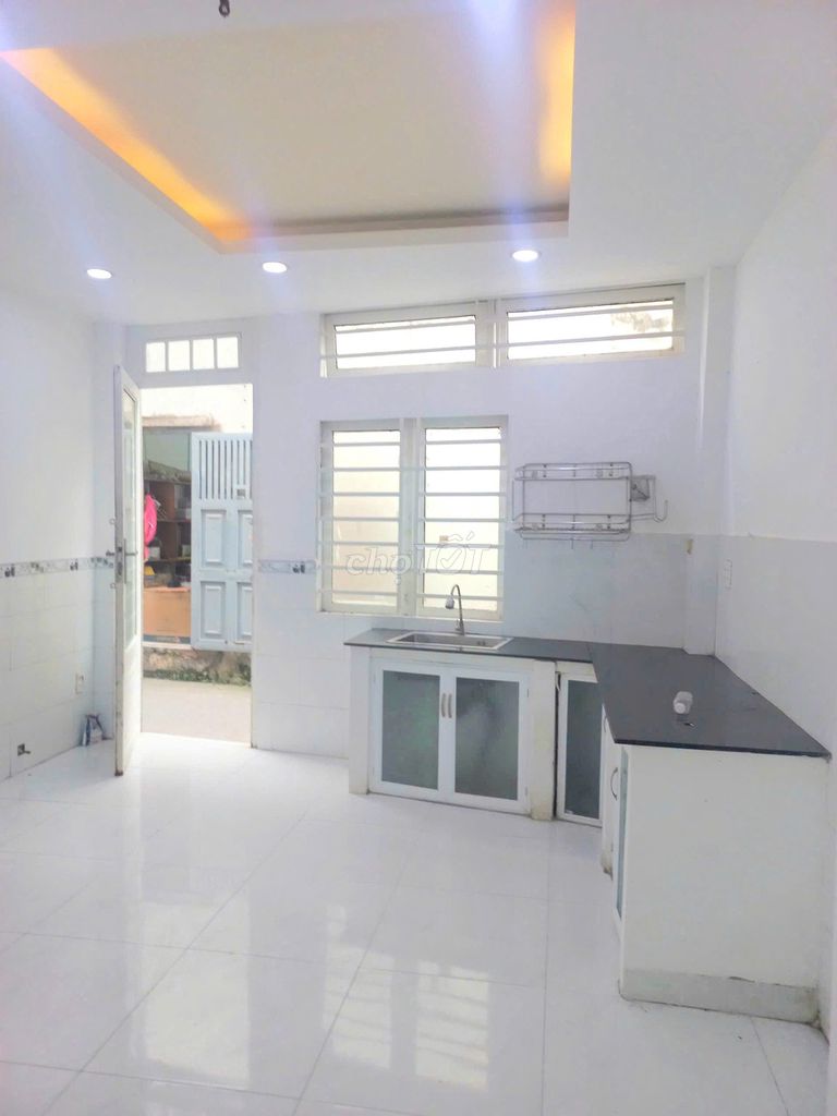 11 million 4 x 15 meters. Three bedrooms. Quang Trung-7.14 Gò Vấp.