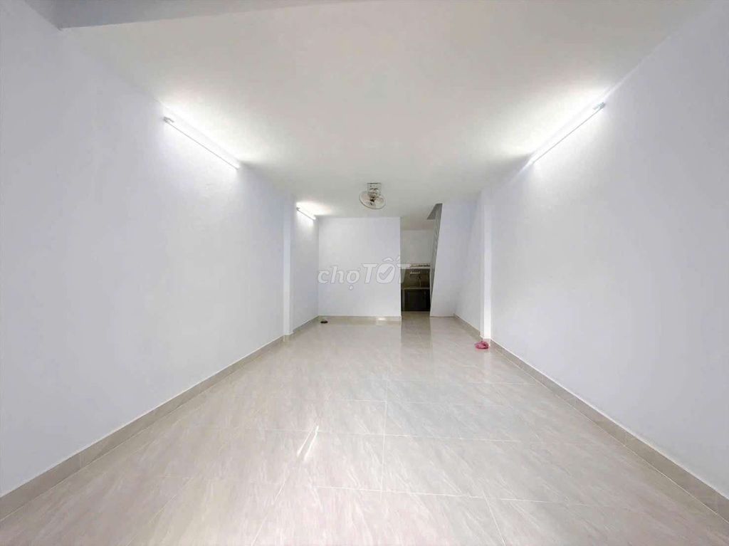 The alley of the truck 1/4 spring - 4 X11 M 1st floor 2 bedrooms near the selling of spades