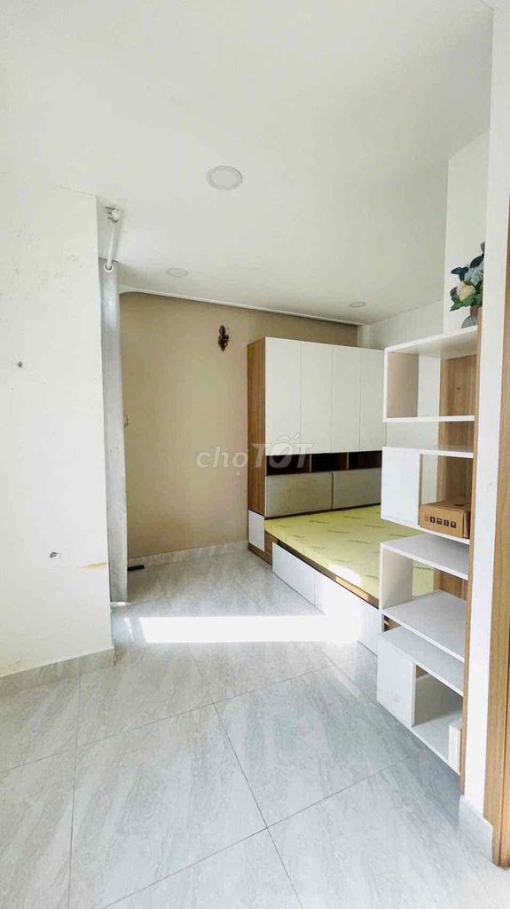 We'll rent out an apartment. We'll do Gò Vấp.