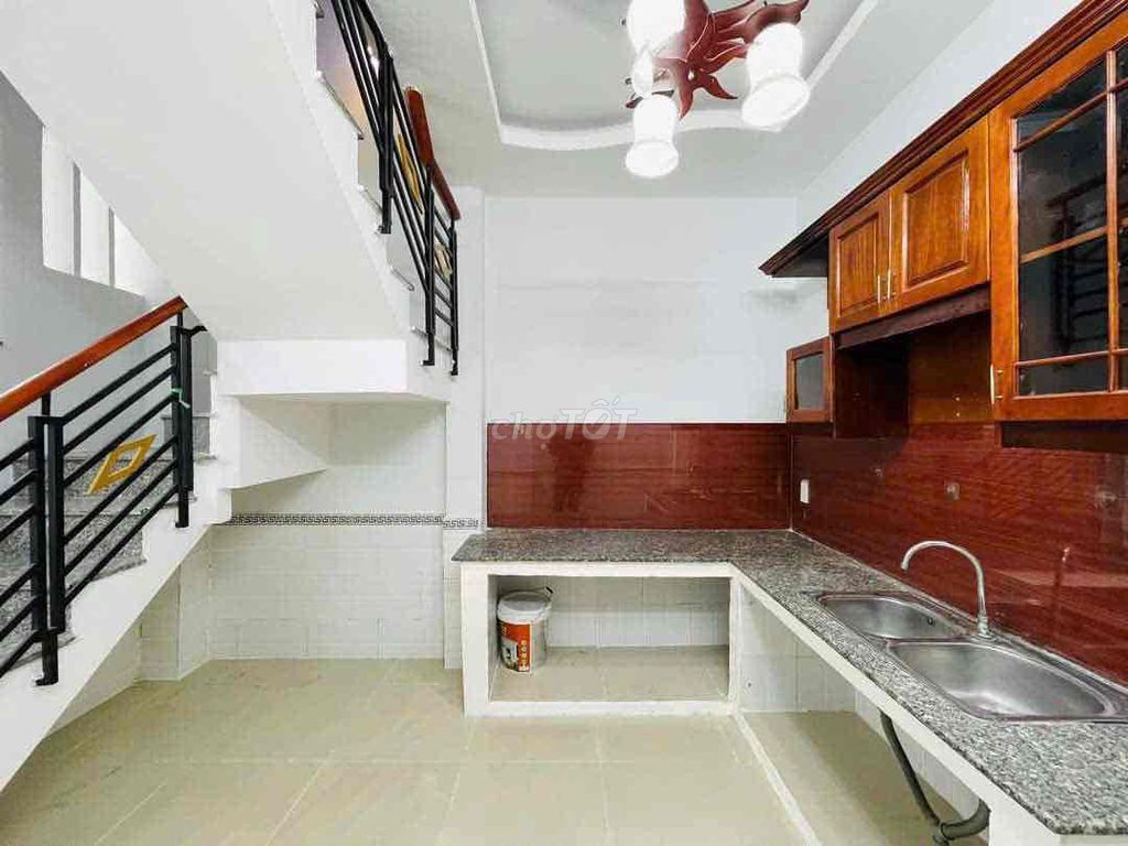Rent an alley 41 4 số 4-711 Gò Vấp.