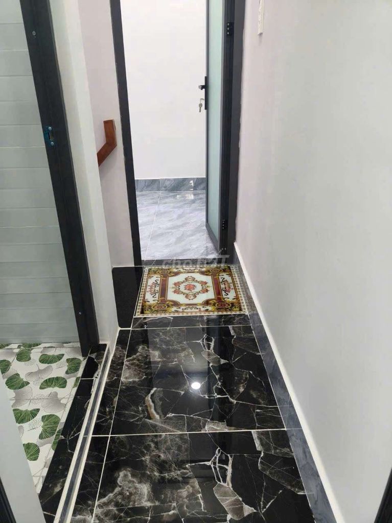 To rent a new alley house.
