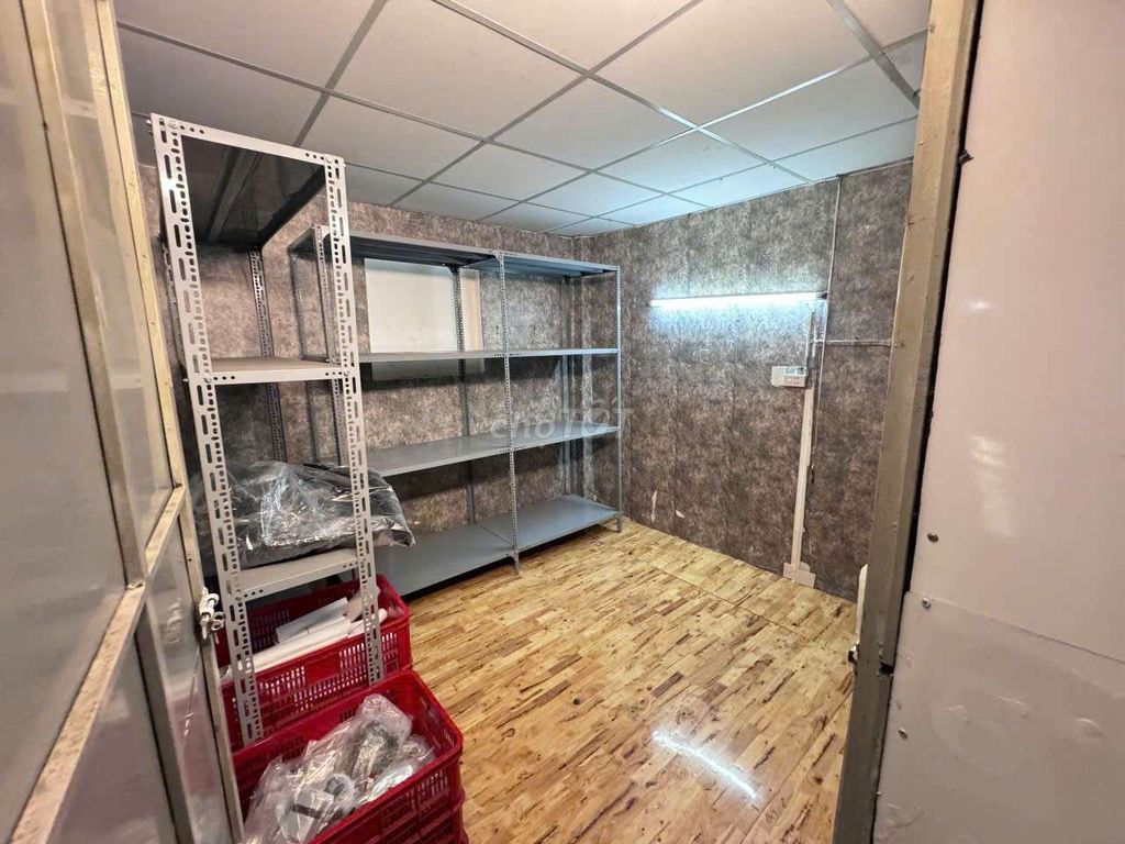 Rent the original apartment. Y picture a toilet.