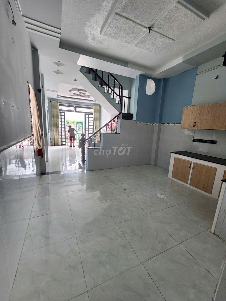 Rent Nguyễn Thị Búp, 4 bedrooms, 3 toilets, 4 x19 meters.