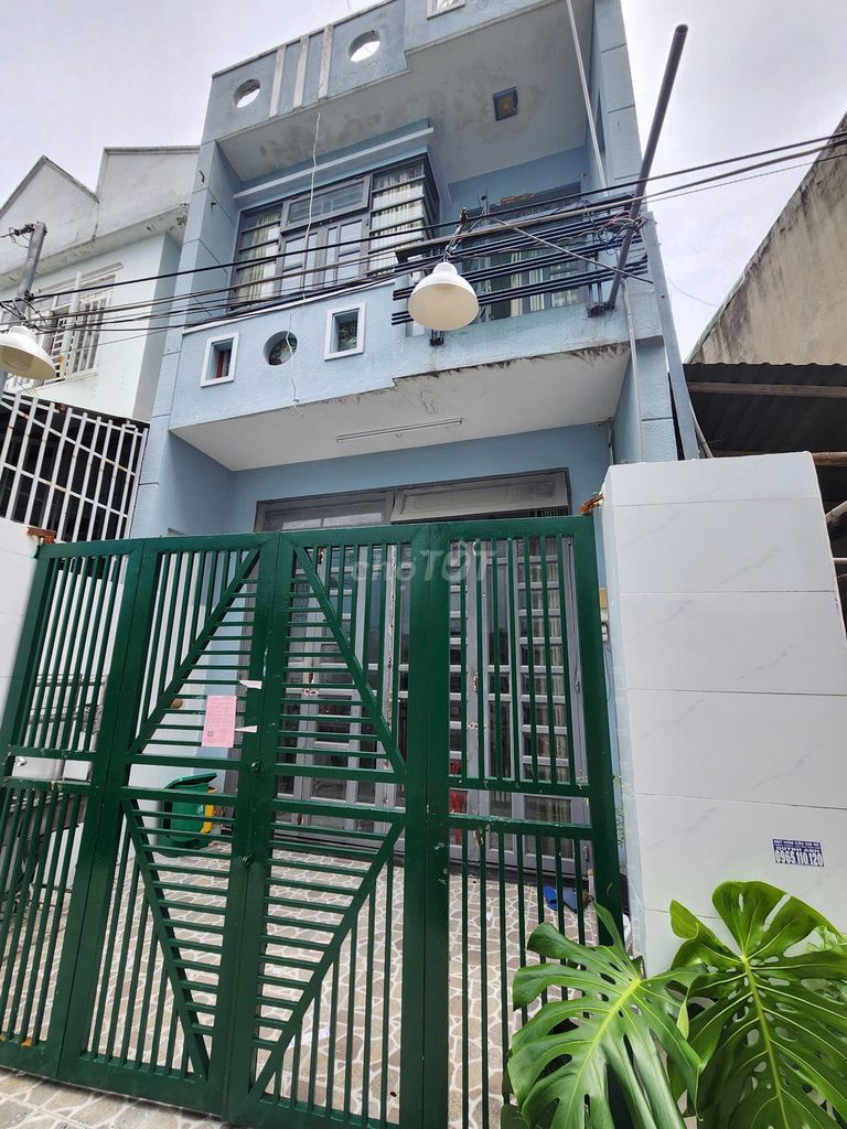 Rent Nguyễn Thị Búp, 4 bedrooms, 3 toilets, 4 x19 meters.