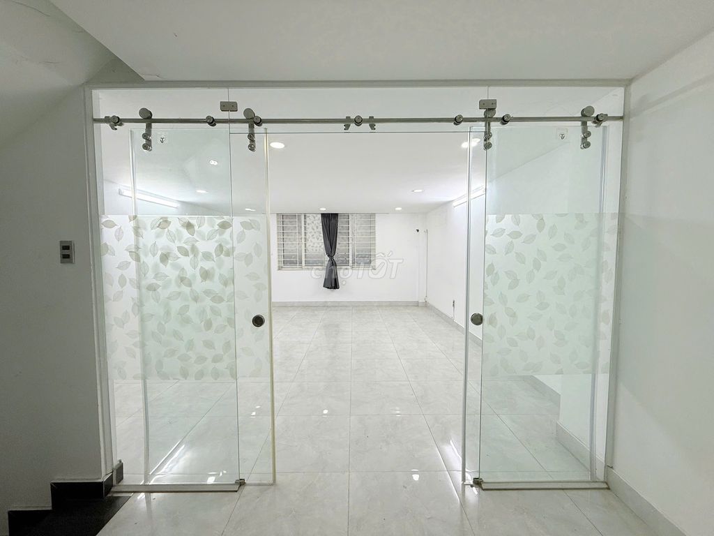 The Nguyễn Thị Nhung front 5 x22 meters 1 Mt. 5 floors for 38 million