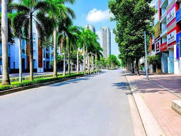 Rent the Nguyễn Thị Thập Front Building in District 7 20 x 20 ground vault 3 floors
