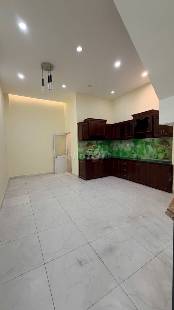 Rent Hậu Giang, 4 stories, 5 car bedrooms, 2 cash releases.