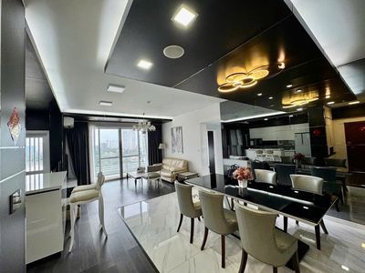 to rent a high-level Riverpark Premier river view.