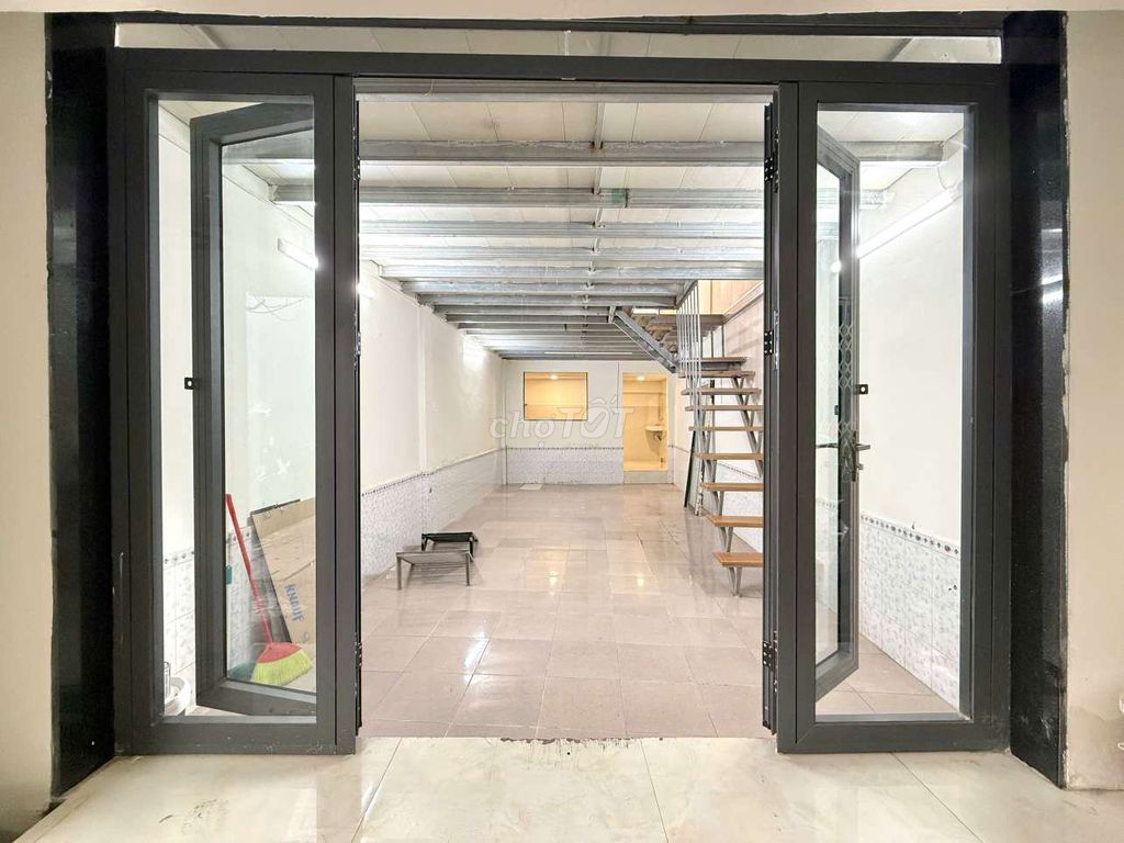 Rent a Phạm Thế Hiển(6) Street. 6 yards. 4 m). 1st floor.