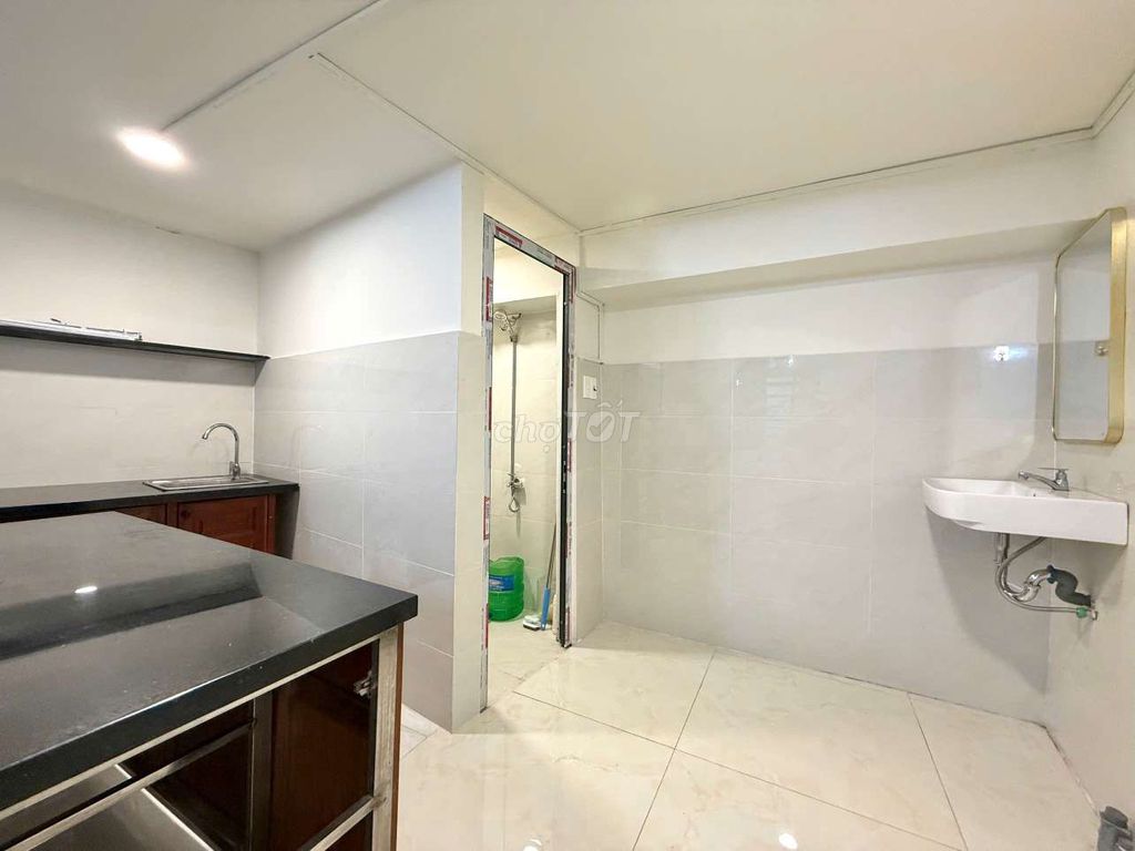 Rent a Phạm Thế Hiển(6) Street. 6 yards. 4 m). 1st floor.