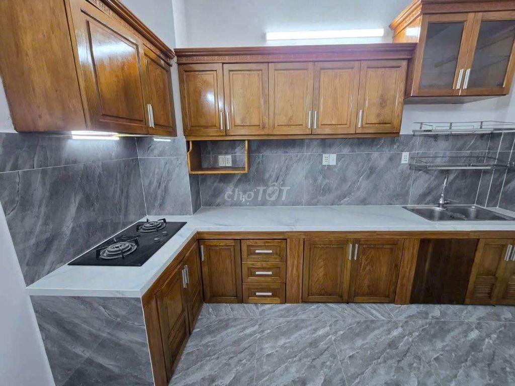 House 440 m near Channel 26/3 – 1+L 3 bedrooms 3 toilets - Full interior - 7mm