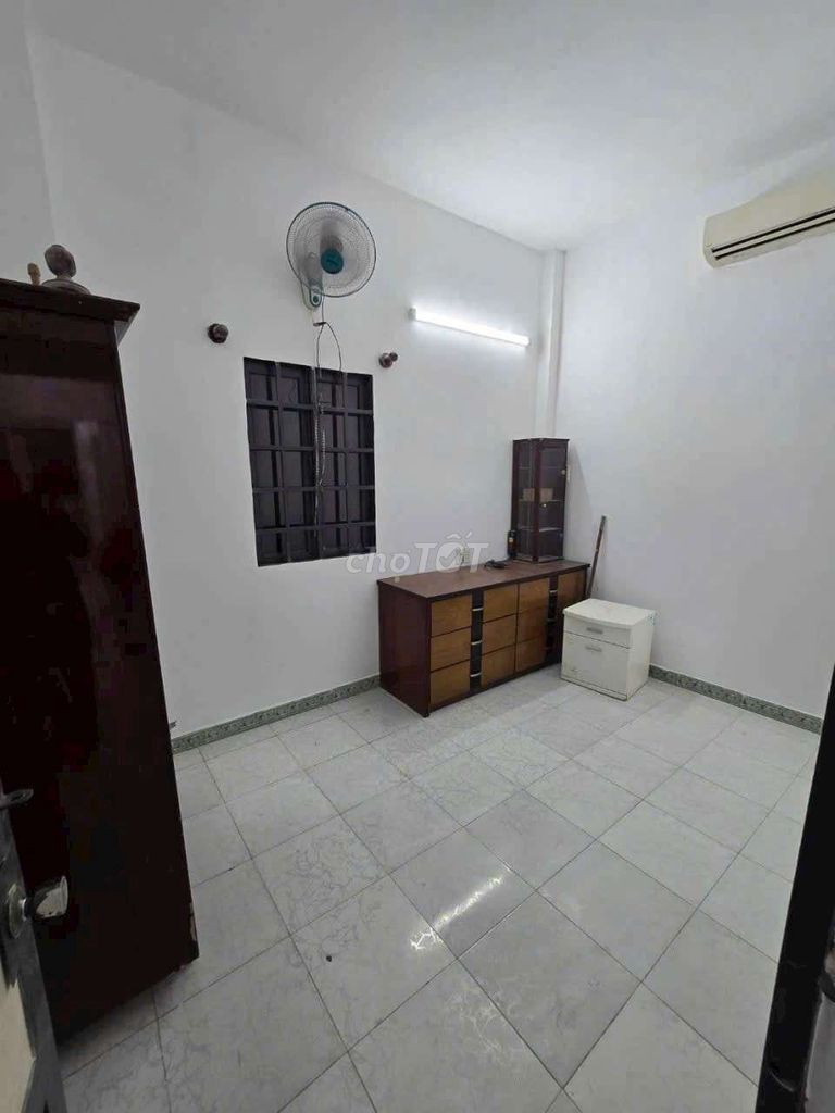 House 440 m near Channel 26/3 – 1+L 3 bedrooms 3 toilets - Full interior - 7mm