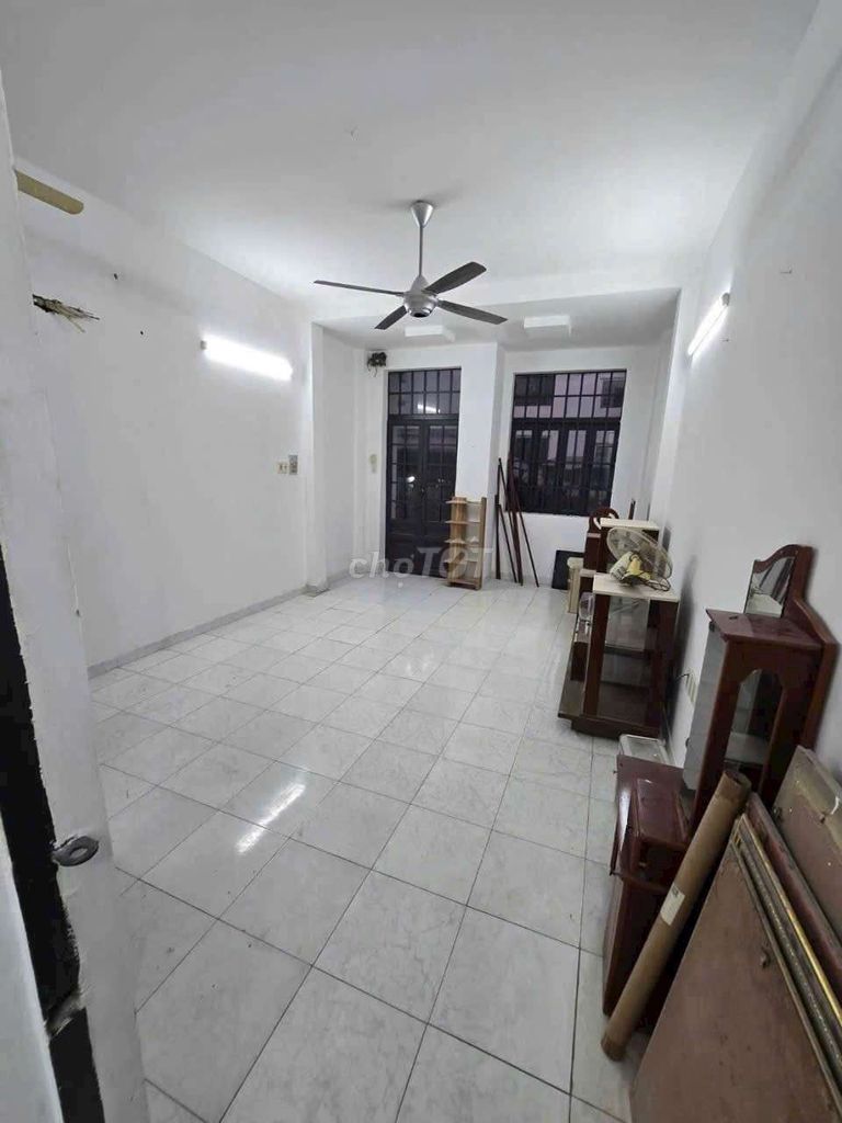 House 440 m near Channel 26/3 – 1+L 3 bedrooms 3 toilets - Full interior - 7mm