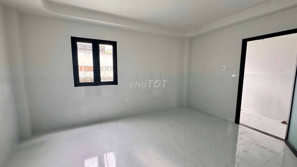 New building apartment (12+4+6). Lê Đức Thọ near the safety market