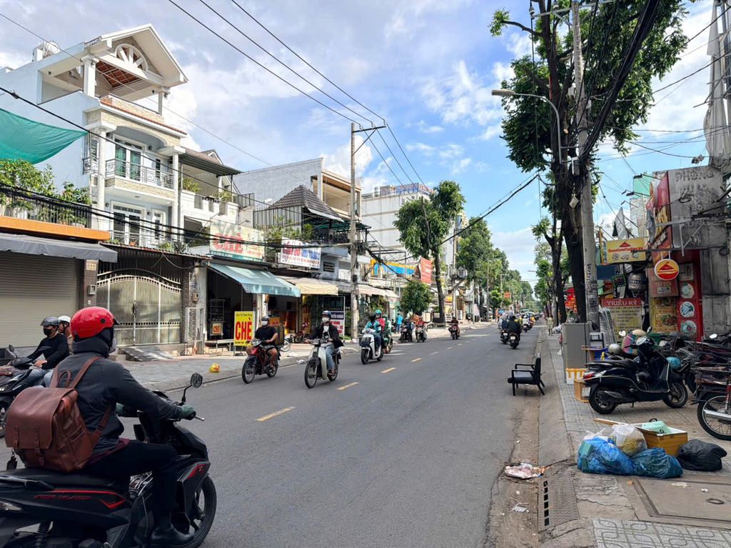 Front House LÊ VĂN THỌ-770. Nine area: 4 x20 m 4th floor 6th floor
