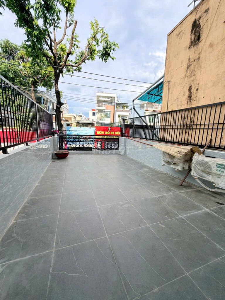 Front House LÊ VĂN THỌ-770. Nine area: 4 x20 m 4th floor 6th floor