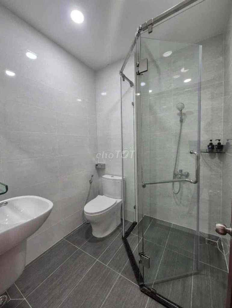 Rent a Cô Giang P Cầu Ông Lãnh.
