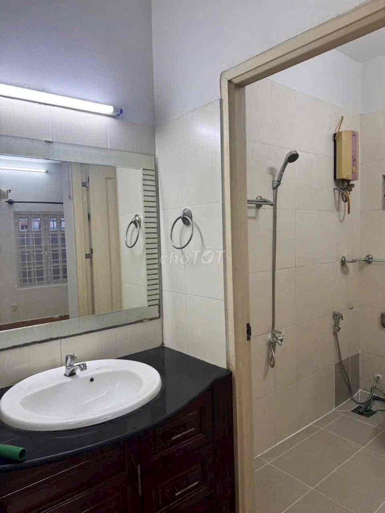 1.b Lê Lư_4.5 x20 m) paint 2 sheets 3 bedrooms, 2 toilets, 1.6 are clear