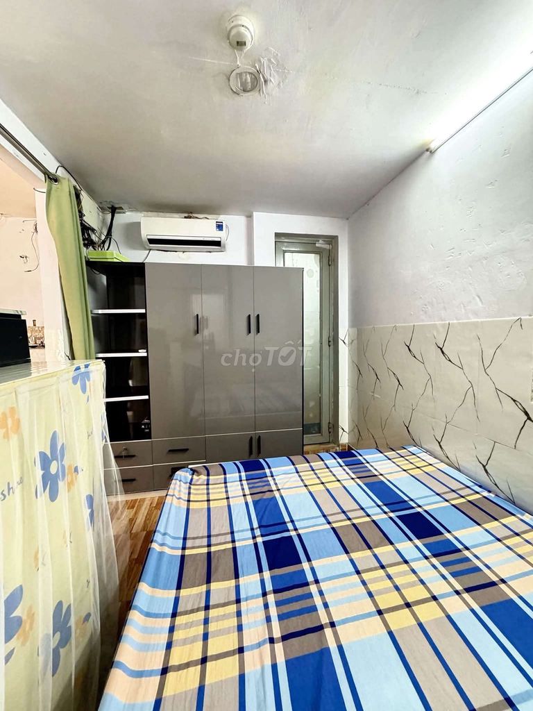 The Qq1144 16 front house has a convenient interior.