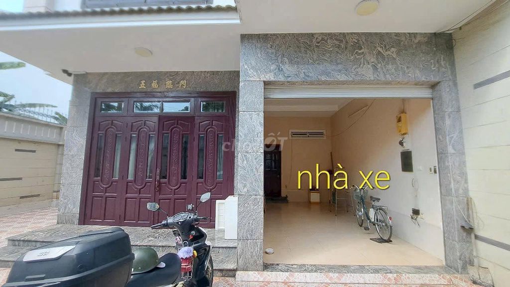 The fire house next to Aron Mall Bình Tân, 10 x22 meters, 4 bedrooms, park