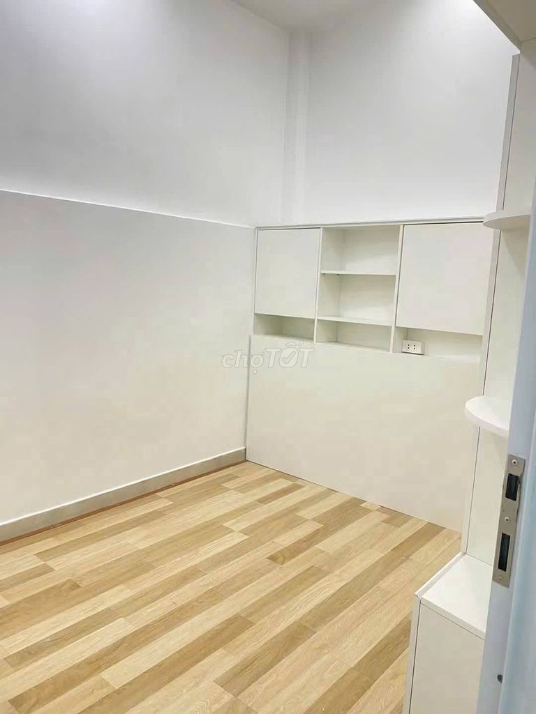 Rent the house 1/18 Nguyễn Hữu Tiến area 3 x 10 meters below 5 meters, 2 bedrooms, 2 toilets