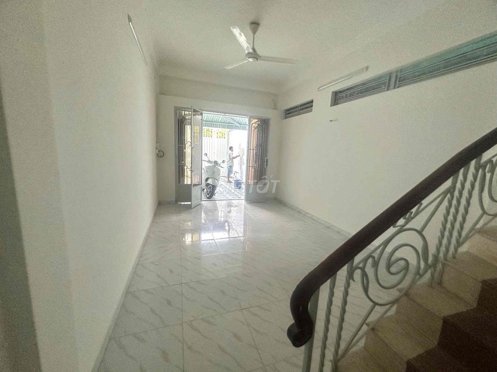 Renting Ngô Tất Tố, Bình Thạnh, 3 bedrooms.