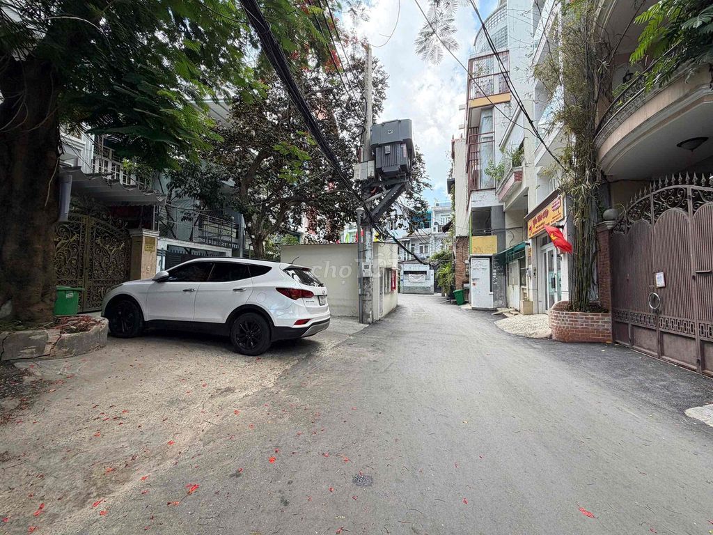 Four-story alleyways of the Virgin Four bedrooms are only 18 million.
