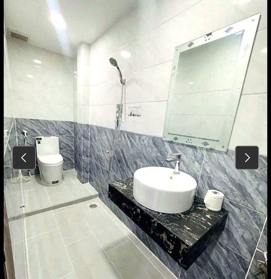 One, three. 6 X12 M 3 floors only 42 million