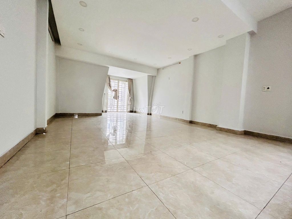 Nguyễn Minh Hoàng, Tân Bình 015 x20 M 011 1 MM 3rd floor 0130 million a month