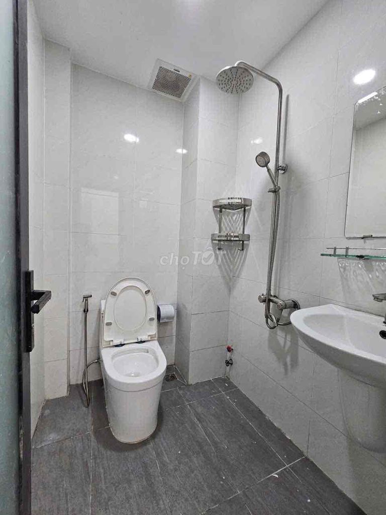 Renting the entire Dc, Dc Street building: 4 x14 meters, 3 floors,q.Tân Phú