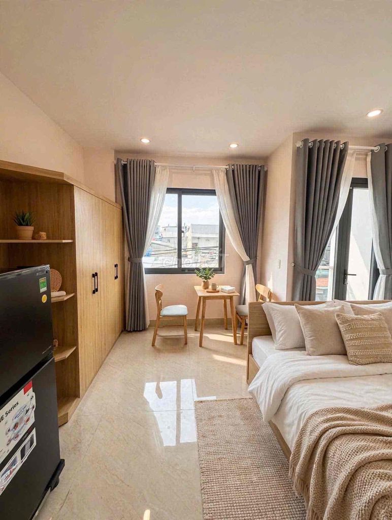 We'll rent the Nine Rooms. Full Seven, near the Law University.