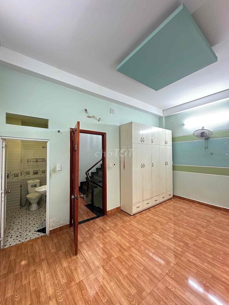 Lê Đình Cẩn alleyhouse - 4 meters x 15 meters - 4 bedroom - 5 toilets for the service apartment