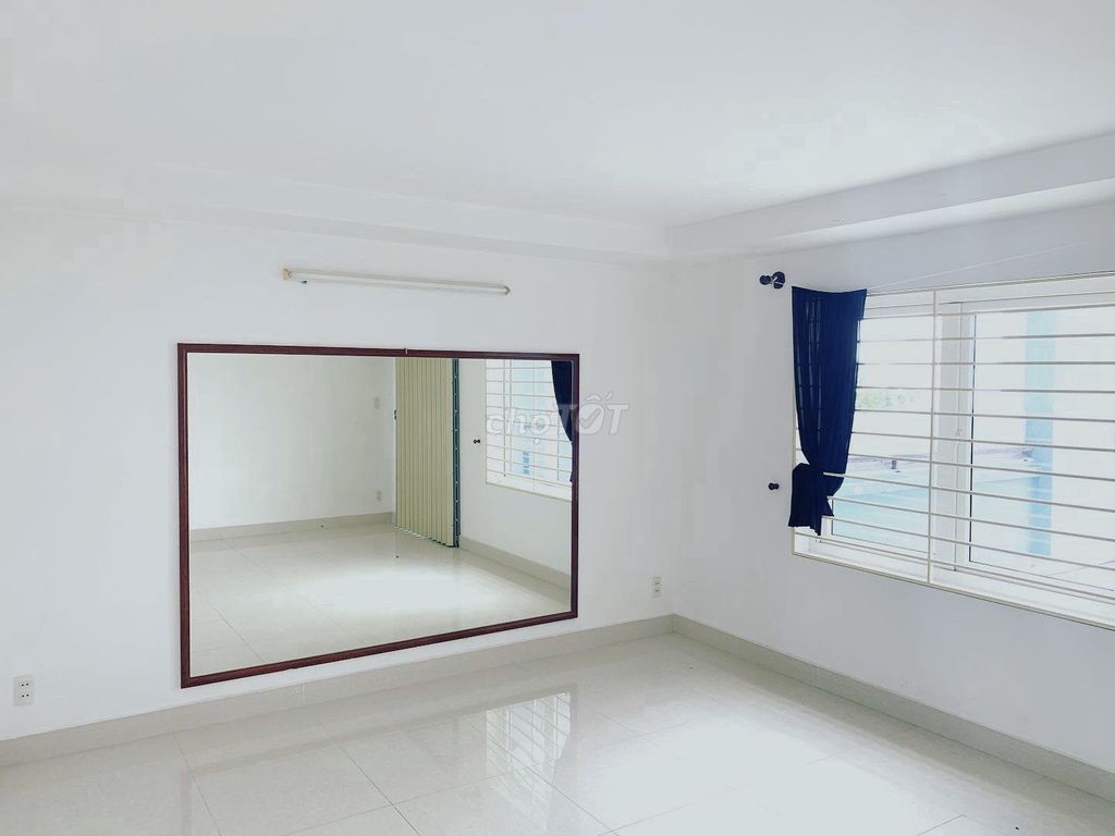 Bạch Đằng,720, Tân Bình 014 x20 M 011 1 MM 3rd floor (3M) just 22 million a month