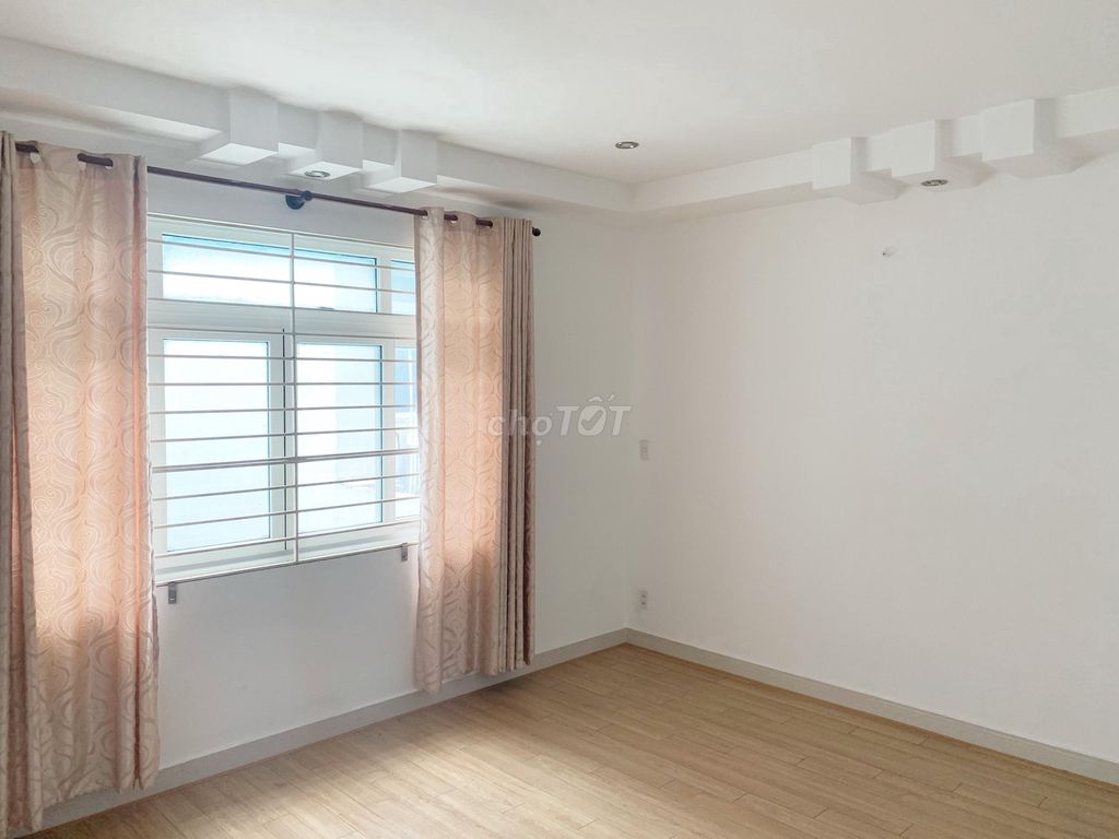 Bạch Đằng,720, Tân Bình 014 x20 M 011 1 MM 3rd floor (3M) just 22 million a month