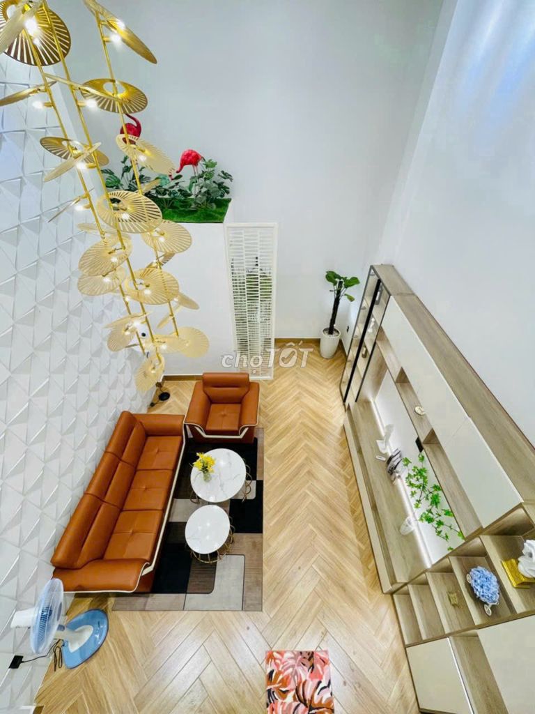 The Full House 5mm End Office 9 x 15 m 3rd floor 4 bedroom 4 toilets
