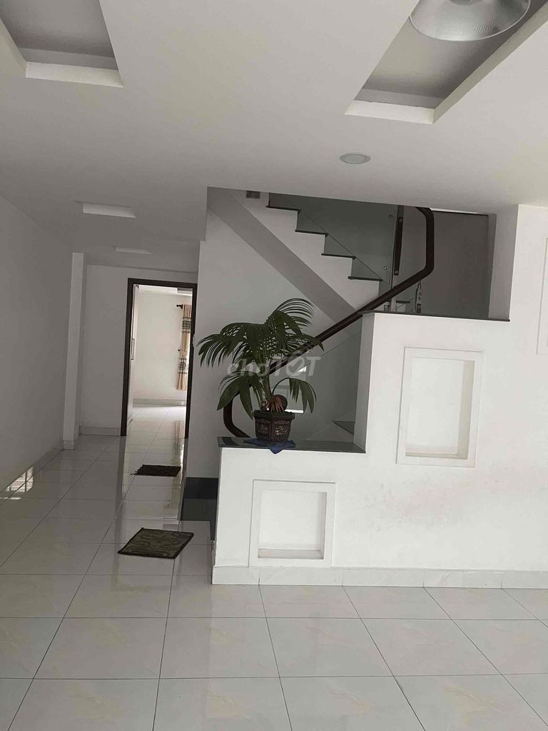 Rent the original house - 7 bedrooms, full air conditioning - description road