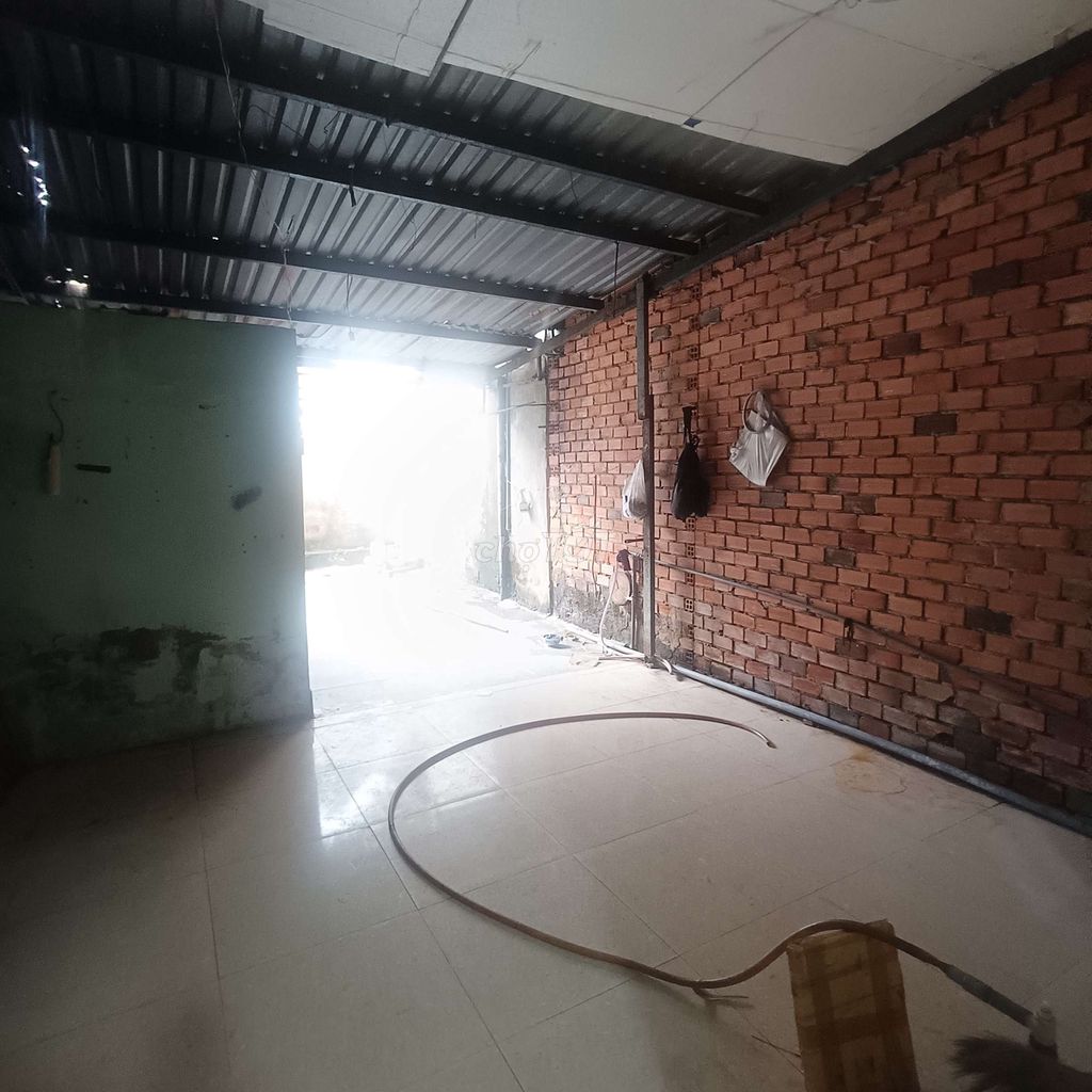 Cash house 4*25 Vĩnh Lộc B Road. 150 meters from market. 7 meters.