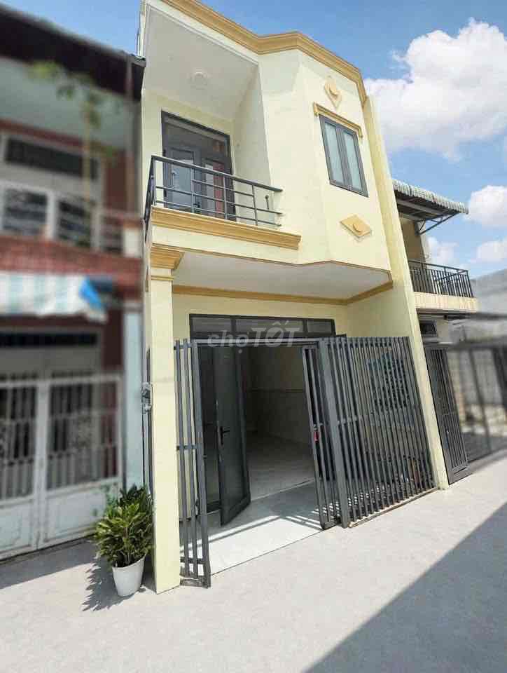 newly modified houses: Two floors to the bedroom. Three bathrooms.