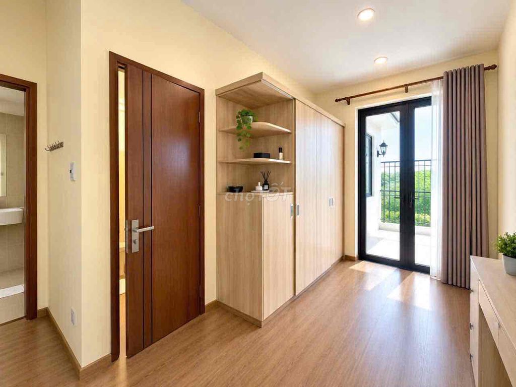 Rent a four-story, basic furniture for only 25 million.