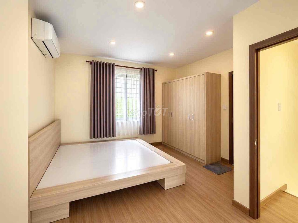 Rent a four-story, basic furniture for only 25 million.