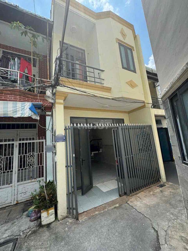 The house is painting new two bedrooms. Two toilets cost 8.5 million refrigerators.