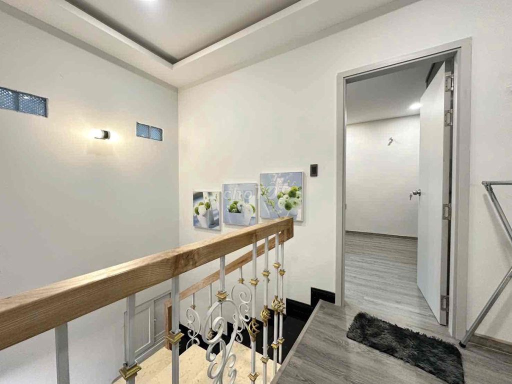 - Three bedroom three toilets - clear corner.