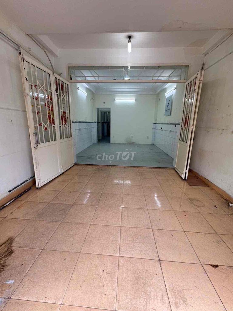 Rent H8 M Thoại Ngọc Hầu - 4 x 18 m - 1 1st floor - 3 bedroom 2 toilets