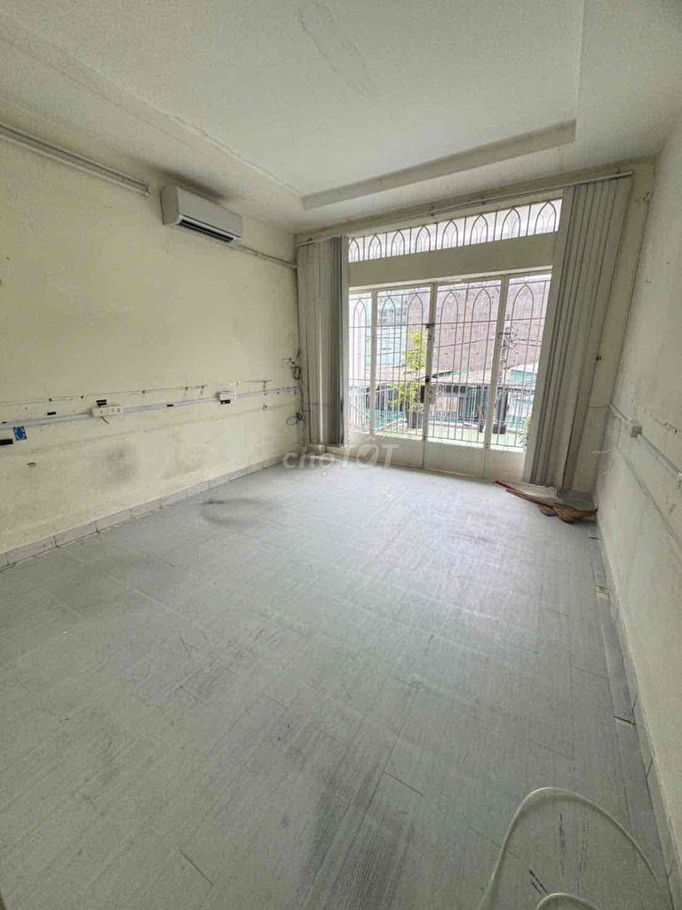 Rent H8 M Thoại Ngọc Hầu - 4 x 18 m - 1 1st floor - 3 bedroom 2 toilets