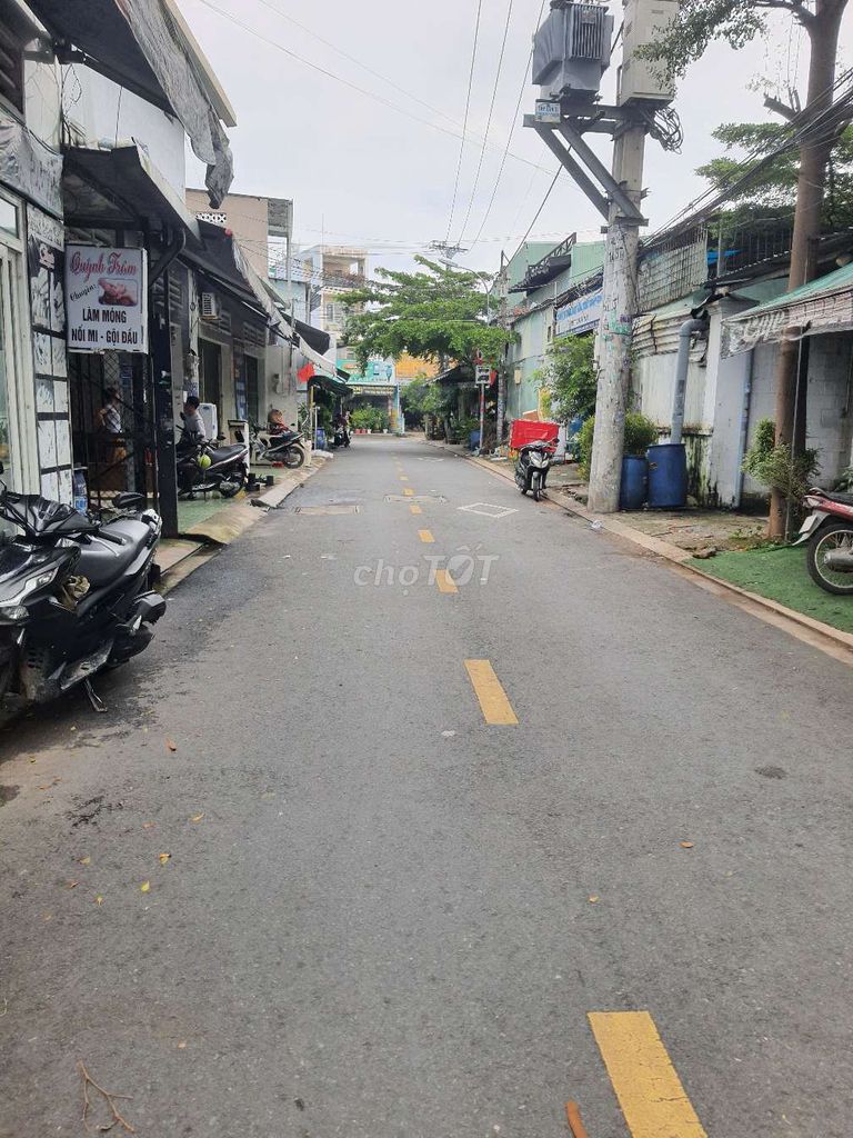 rent a front-line Bà Điểm-inch house
