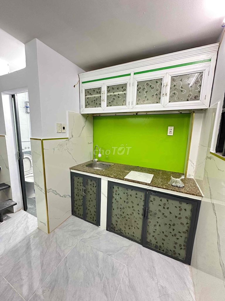 Rent a one-room bedroom. One private water toilet.